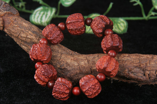 Small leaf rosewood carved walnut beads fine carved walnut leaflets